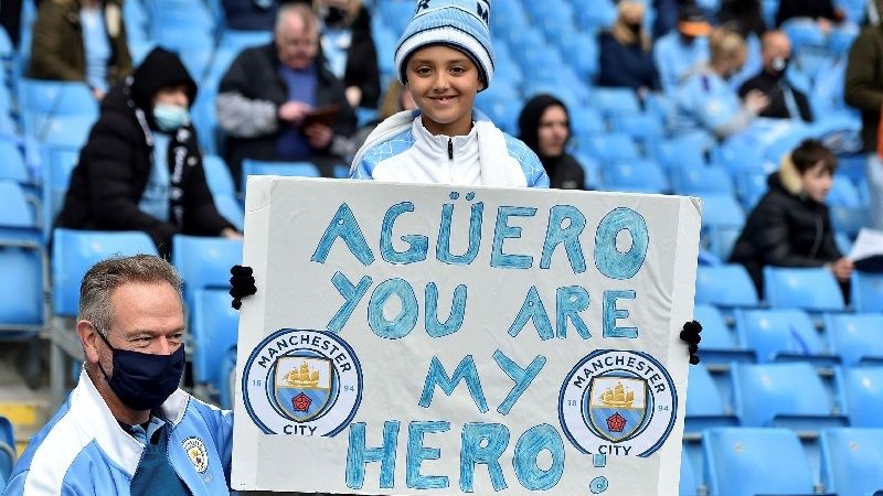 El City celebró el título en la Premier con doblete del “Kun”