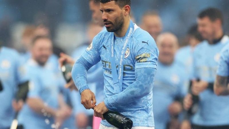 Un ídolo forjado a goles y récord para el City y el fútbol inglés