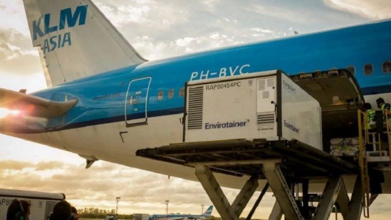 Llegan más vacunas de AstraZeneca y Sputnik V