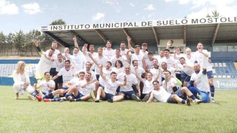 A los 41 años, "el Cata" Díaz se retiró con el ascenso del Móstoles