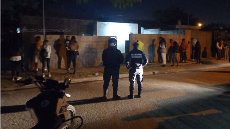Noche de descontrol: desalojaron cinco clandestinas y notificaron a 44 personas