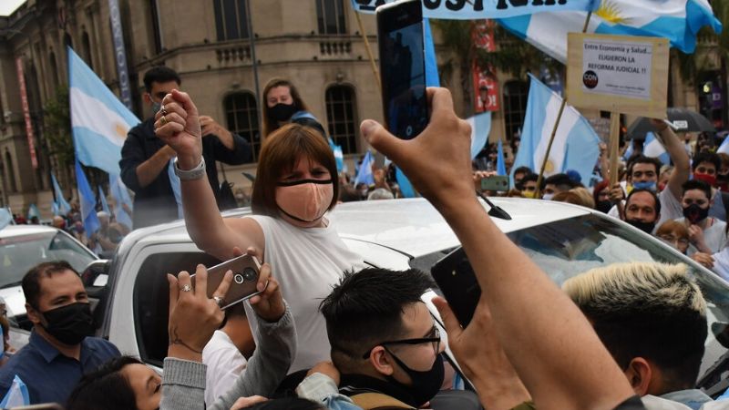 Bullrich acusó al Gobierno de pedir coimas a Pfizer