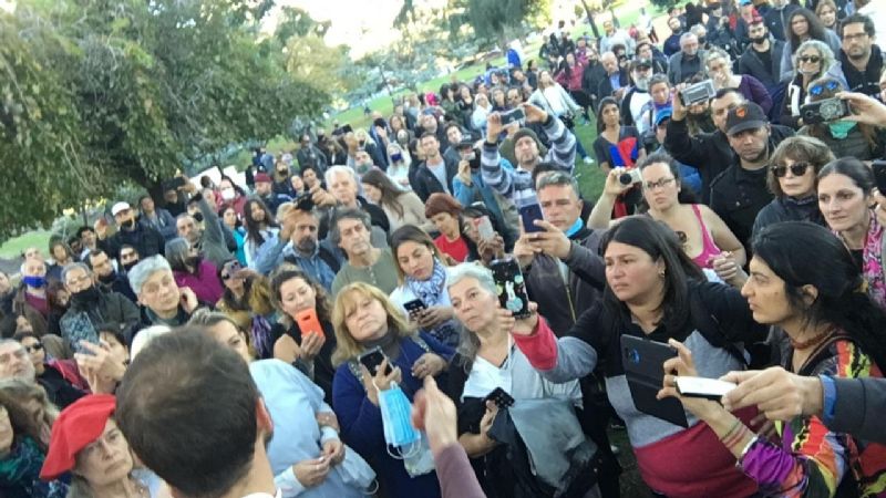 Detuvieron a naturistas en Rosario