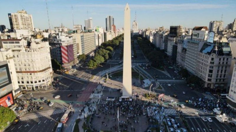 Protestas anticuarentena en todo el país culminan con incidentes en Rosario