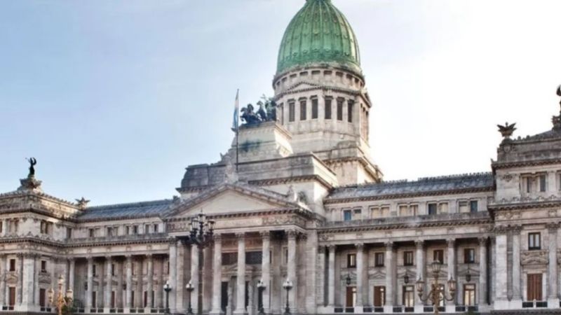 Semana corta para el Congreso: ¿Qué se debatirá en los próximos días?