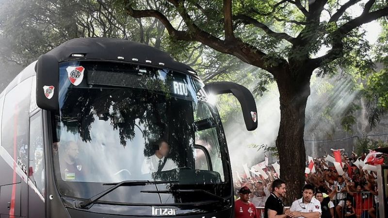 Murió por coronavirus el conductor del micro de River Plate