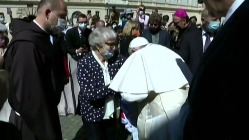 Francisco recibió a una sobreviviente del Holocausto
