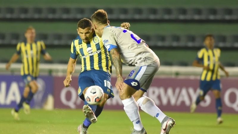 Rosario Central empató con 12 de Octubre y clasificó