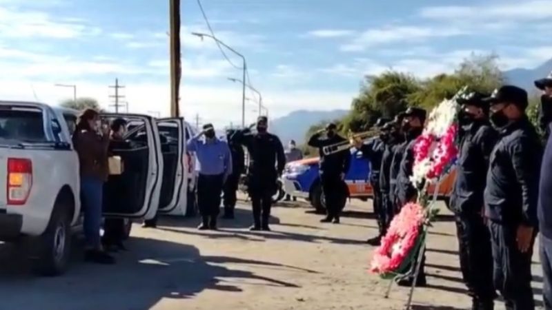 Brindaron último adiós al policía fallecido por Covid-19