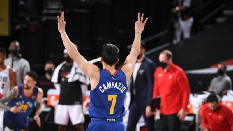 Campazzo encaró el aro y terminó asistiendo para un lujoso triple