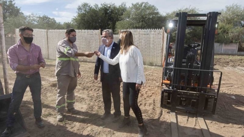 Jalil recorrió el circuito productivo de Valle Viejo