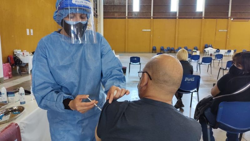 Vacunación en los Nodos Predio Ferial y Valle Viejo