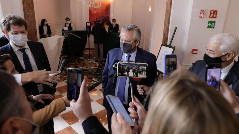 Fernández sobre la presencialidad en las aulas: "Están jugando con fuego"