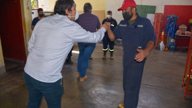 Entrega de elementos para el cuartel de Bomberos de Tinogasta