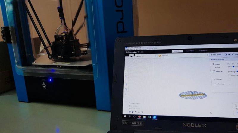 Trabajan en el diseño de una pizarra Braille