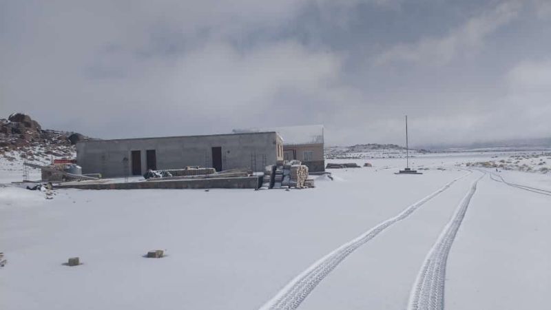 Alumnos van a clases con nieve en La Angostura, Belén