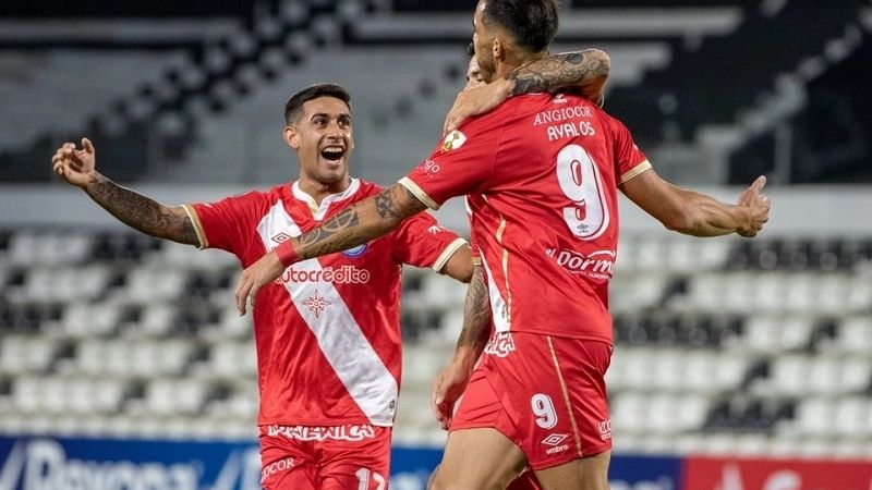 Argentinos venció por a Nacional y está a un paso de los 8vos.