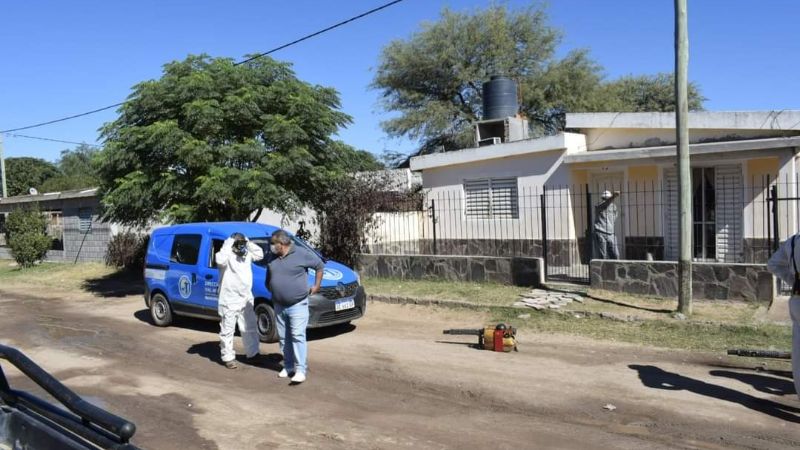 Fuerte operativo de fumigación y bloqueo en barrios de Recreo