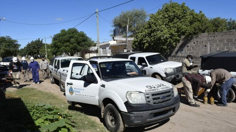 Fuerte operativo de fumigación y bloqueo en barrios de Recreo