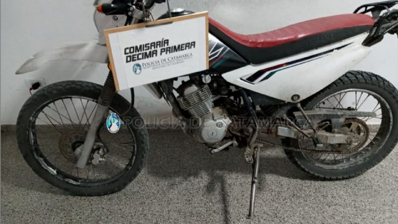 Joven en moto le arrebató el celular a un menor
