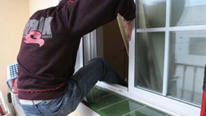 Intentó ingresar a una casa a robar y lo descubrieron