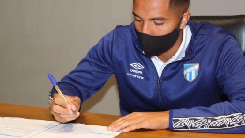 Debut de titular con el regalo del primer contrato para “Nico” Romero