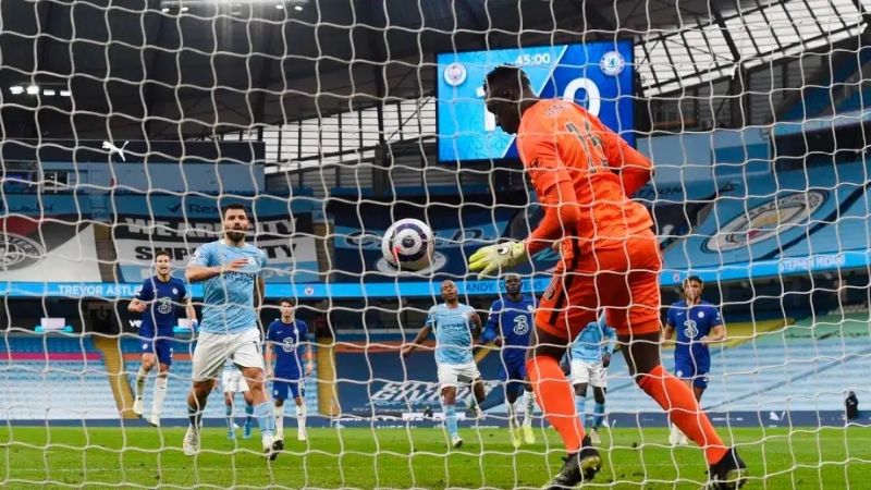 La mala tarde del “Kun” impidió que el City sea campeón