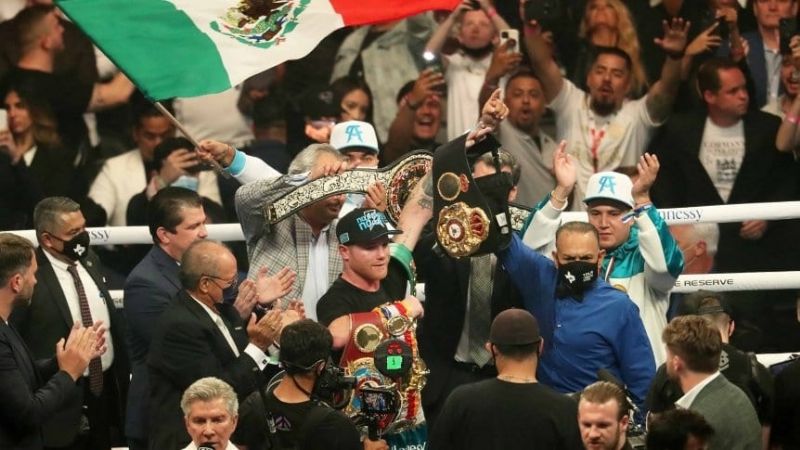 Canelo Álvarez derrotó por KOT a Billy Joe Saunders