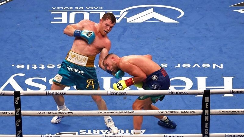 Canelo Álvarez derrotó por KOT a Billy Joe Saunders