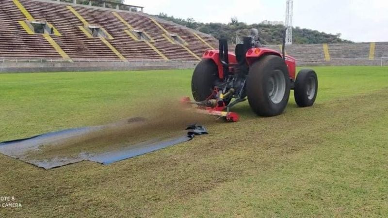 Comenzó el resembrado de invierno del Estadio Bicentenario