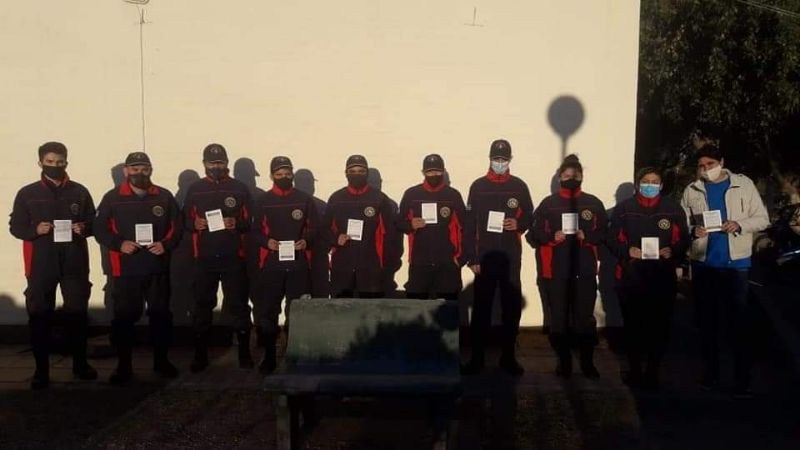 Bomberos Voluntarios recibieron la primera dosis