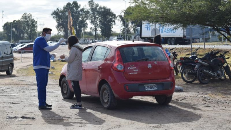 Controles sanitarios en el acceso norte a Recreo