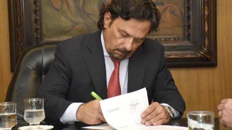 El gobernador de Salta quedó aislado por ser contacto estrecho