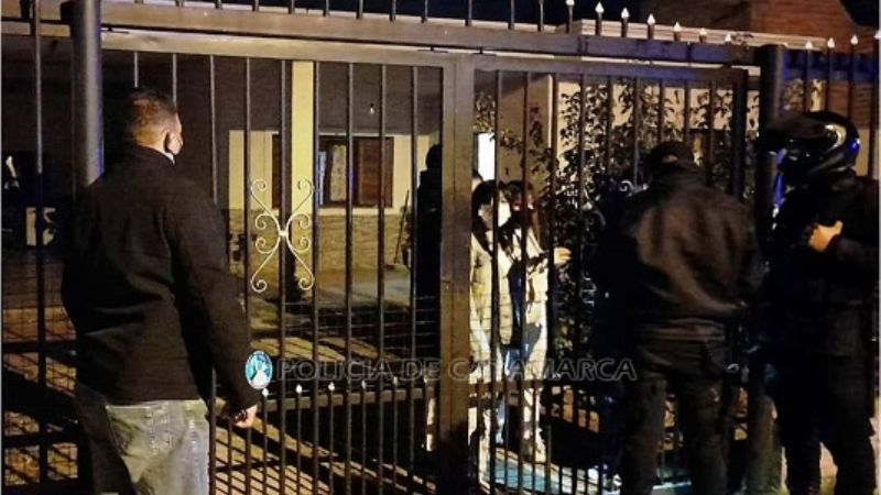 Desalojan fiestas privadas clandestinas