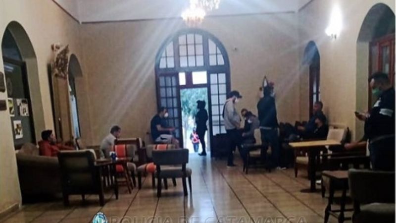 Desalojan reunión clandestina en el Club Social