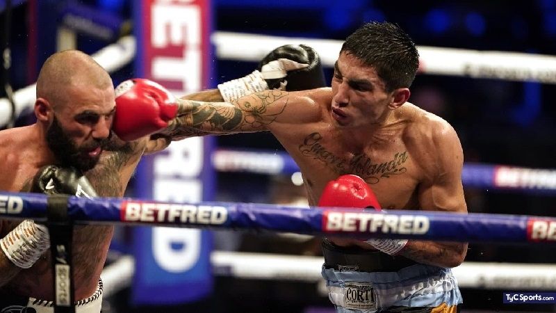 El argentino Ponce noqueó a Ritson y peleará por el título