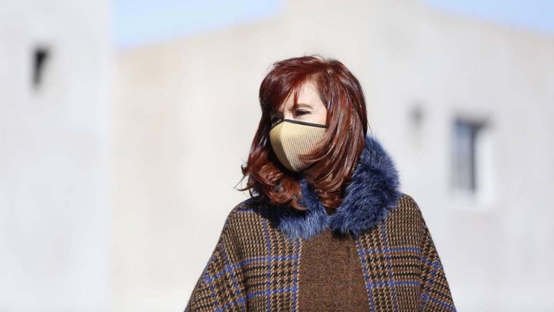 “Por favor, dejemos la vacuna y la pandemia afuera de la disputa política”