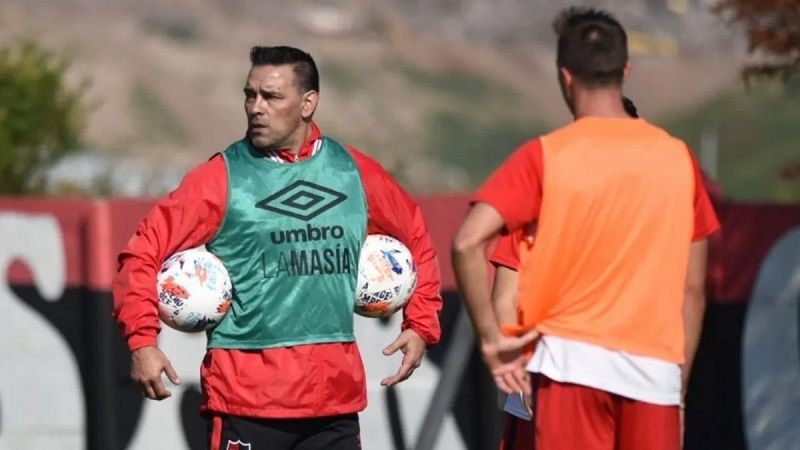 Gamboa fue presentado como nuevo DT de “Ñuls”