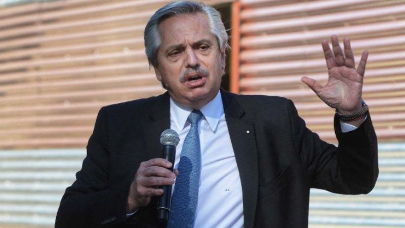 Alberto Fernández promulgó la ley que da beneficios a bomberos