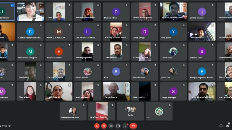 Clase virtual interinstitucional sobre comercialización para alumnos