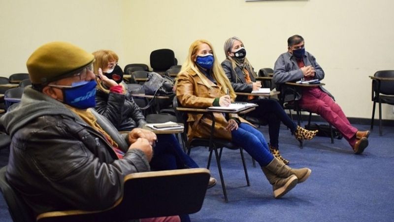 Crearán comisión para tratar jornada laboral y Régimen de acumulación de cargos