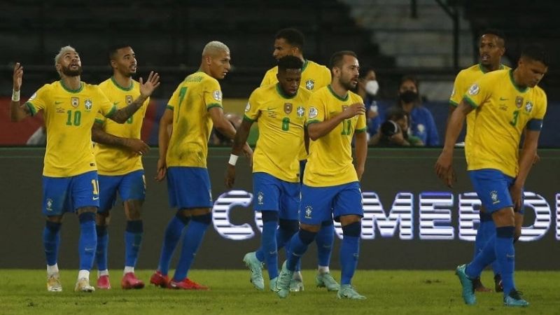 Toqueteo de Brasil, que goleó 4-0 a Perú