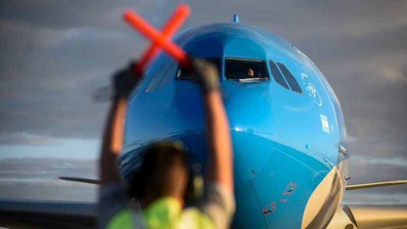 Parten dos nuevos vuelos a China en busca de vacunas de Sinopharm