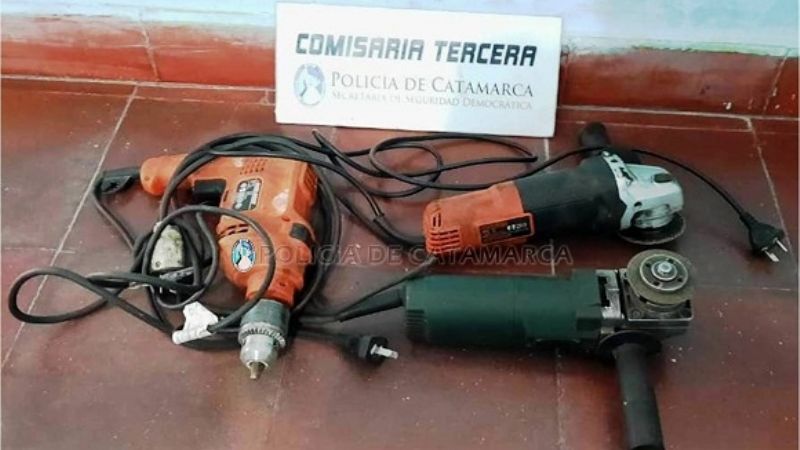 Policías recuperan dos amoladoras y un taladro