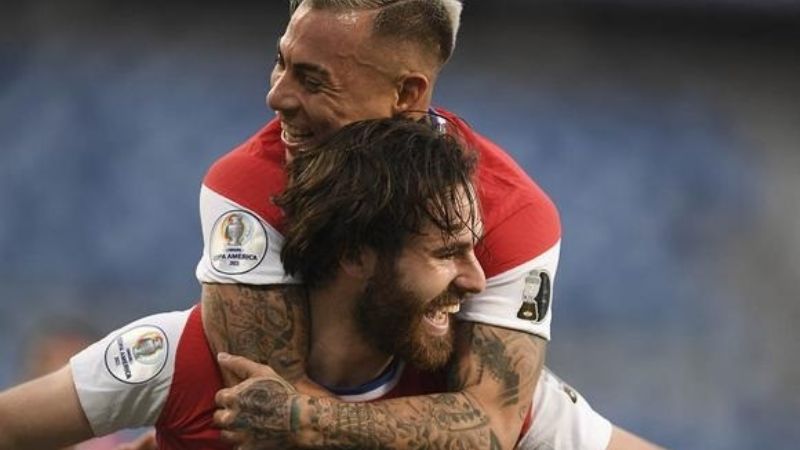 Chile le ganó a Bolivia y lidera con Argentina el Grupo A