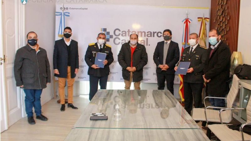 Firma de convenio con la Caja de Crédito de la Capital
