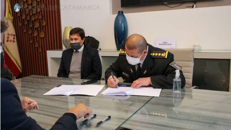 Firma de convenio con la Caja de Crédito de la Capital