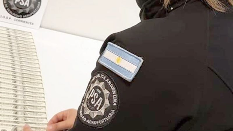 Decomisan miles de dólares a una pasajera en Corrientes