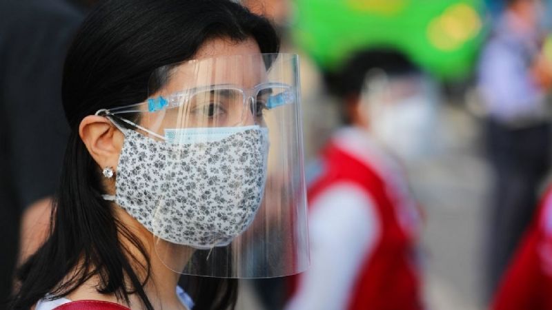 Es obligatorio el uso de doble barbijo