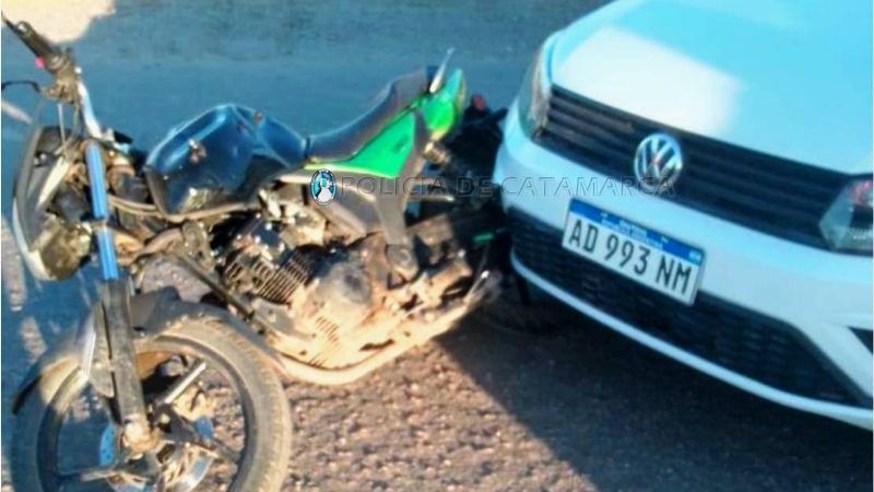 Chocaron un auto y una moto